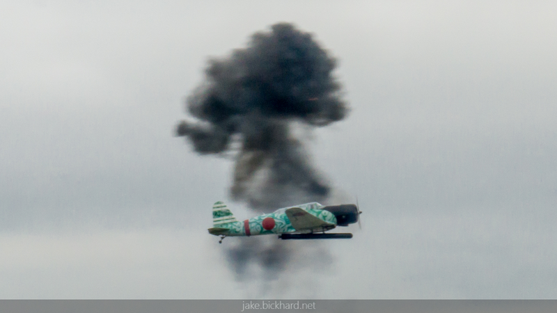 Illustration for article titled Airshow flying pics